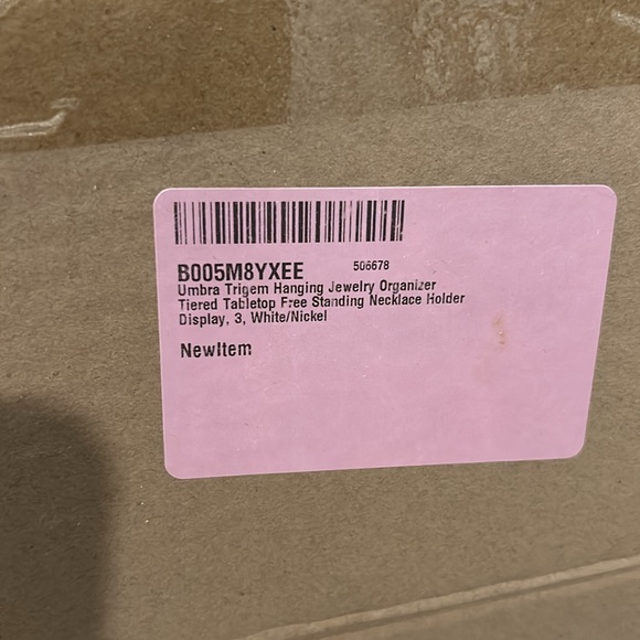 Umbra Trigem Hanging Jewelry Organizer Tiered Tabletop Display - Picture 7 of 8